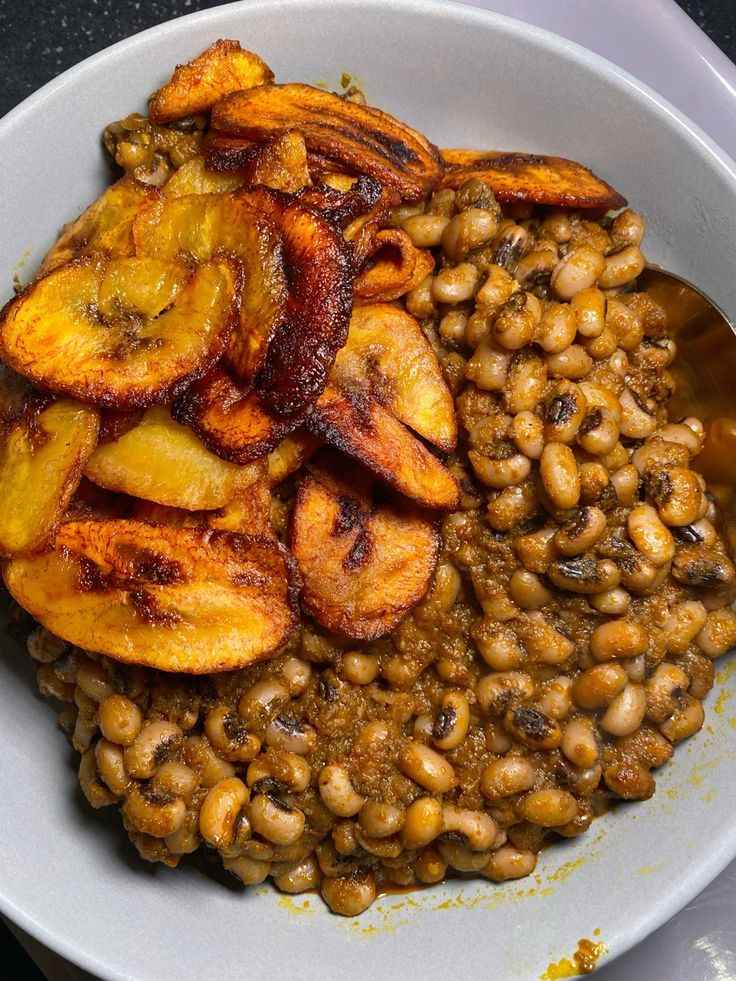 Porridge beans and frid plantain or roasted plantain image - Mobi Foods